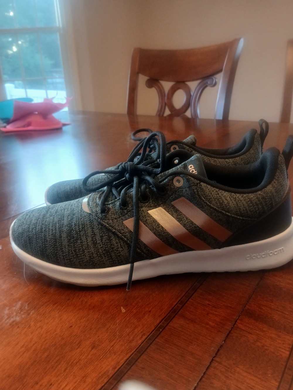 Adidas Women's Cloudfoam Size 7.5